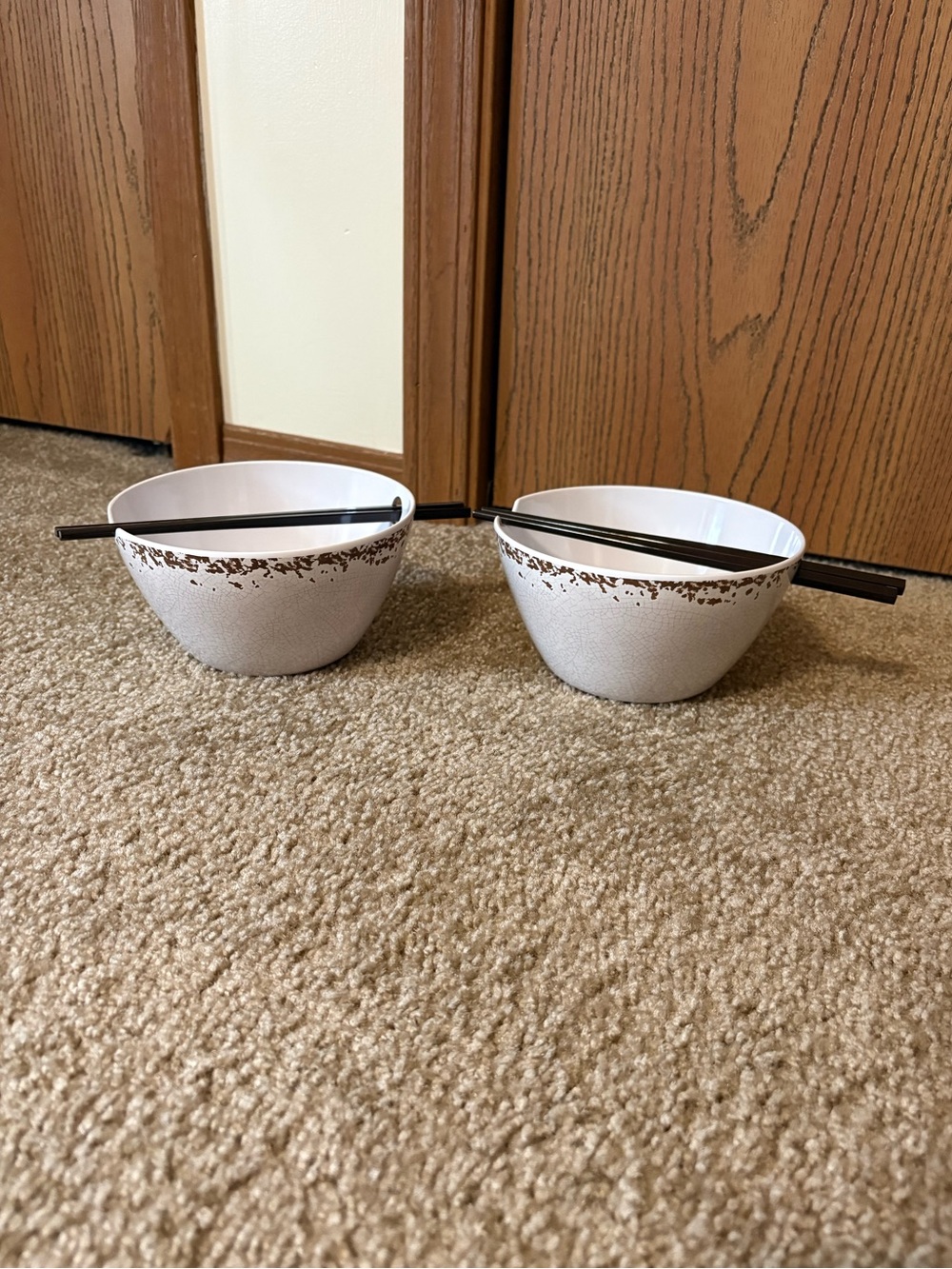 Tommy Bahama Melamine Set of 2 Ramen Bowls with Chopsticks- Rustic Crackle